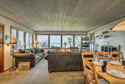 Oceanfront Escape with Pacific Views Surf and Explore - image 14