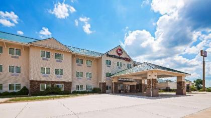 Best Western Plus Green Mill Village Hotel & Suites - image 14