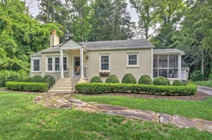 Le Canard Cottage with Porch 10 Mi to Asheville! - image 3