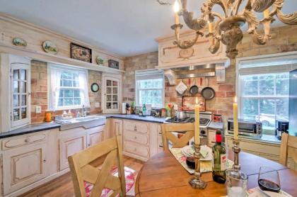 Le Canard Cottage with Porch 10 Mi to Asheville! - image 6