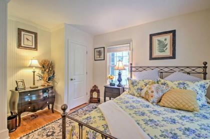 Le Canard Cottage with Porch 10 Mi to Asheville! - image 7
