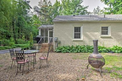 Le Canard Cottage with Porch 10 Mi to Asheville! - image 8