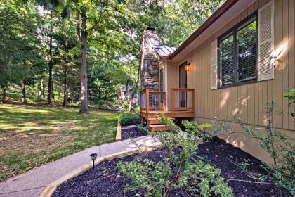 Private Home with Hot Tub 13 Miles to Dtwn Asheville