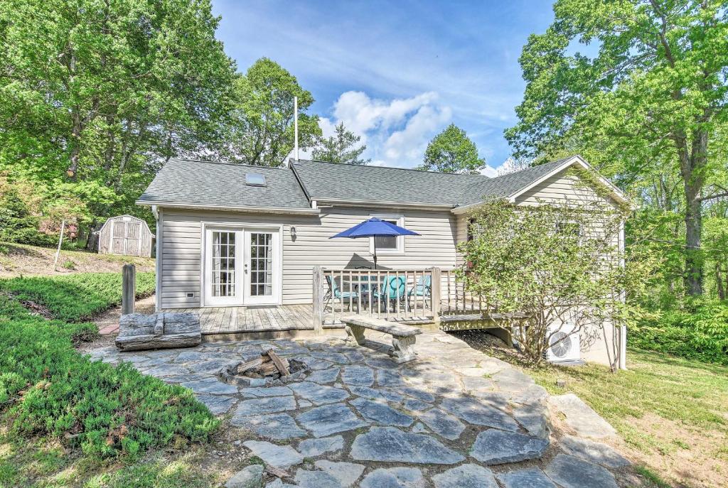 Arden Cottage with Fire Pit - 11 Mi to Asheville - image 5