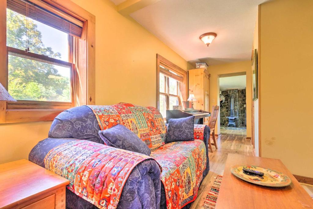 Rustic-Yet-Cozy Cabin with Patio 12Mi to Asheville! - image 7