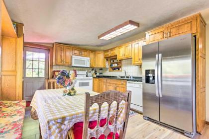 Rustic-Yet-Cozy Cabin with Patio 12Mi to Asheville! - image 8