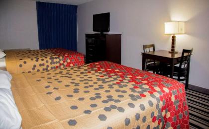 Econo Lodge - image 12