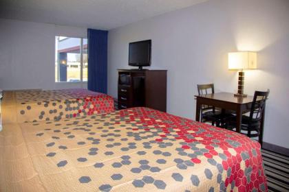 Econo Lodge - image 9