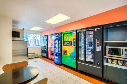 Motel 6-Arlington Heights IL - Chicago North Central - image 3