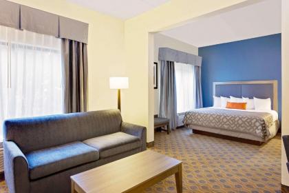 Wingate by Wyndham - Arlington Heights - image 11