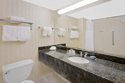 Wingate by Wyndham - Arlington Heights - image 17