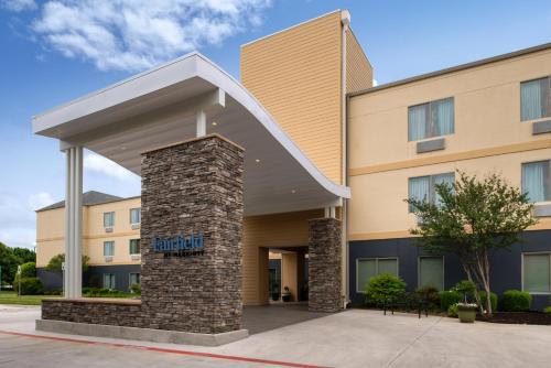 Fairfield Inn Arlington Near Six Flags - main image