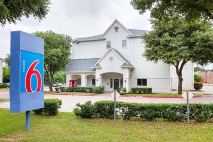 motel 6 Grand Prairie tX   Near Six Flags Drive