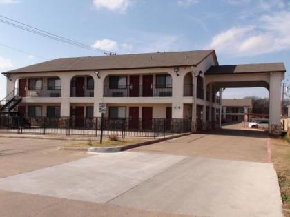 Executive Inn of Arlington - image 3