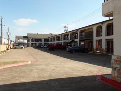 Executive Inn of Arlington - image 4
