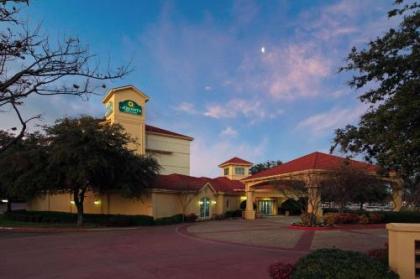 La Quinta by Wyndham Dallas Arlington South - image 5