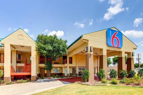 Motel 6-Arlington TX - main image