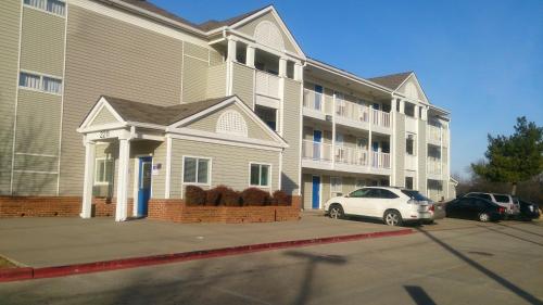 InTown Suites Extended Stay Arlington TX - Six Flags - image 4