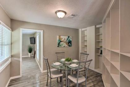 Modern Family Home with Yard Less Than 1Mi to Cowboys Stadium - image 3