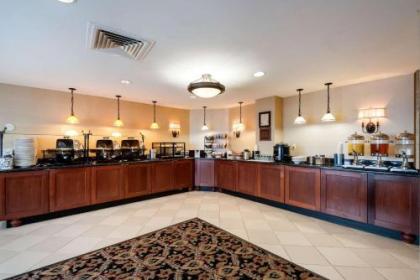 Clarion Collection Hotel Arlington Court Suites - image 5
