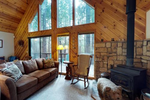 Sherwood Bear Cabin - main image
