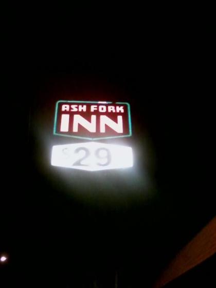 Ash Fork Inn - image 5