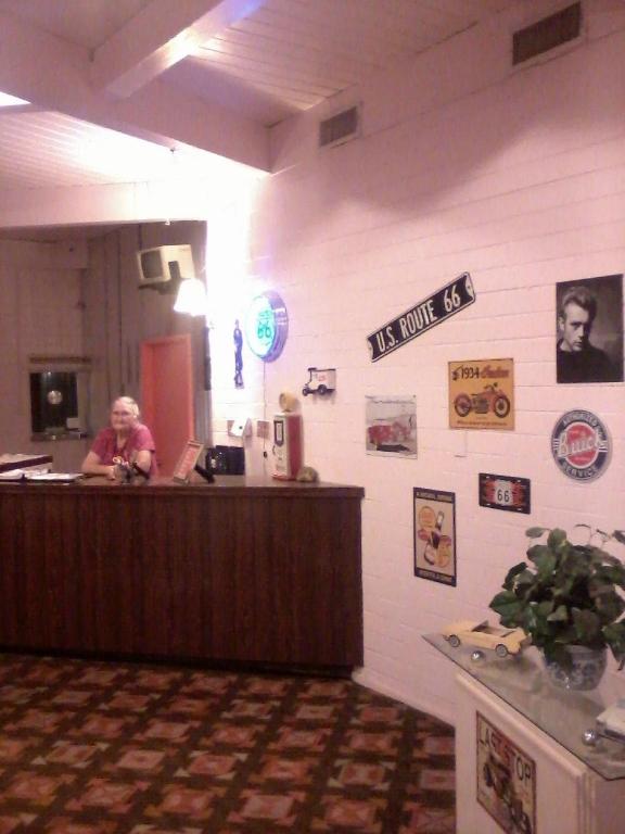 Ash Fork Inn - image 7