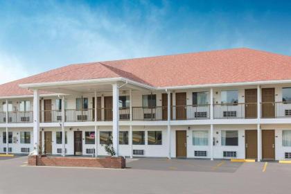 Rodeway Inn - image 12