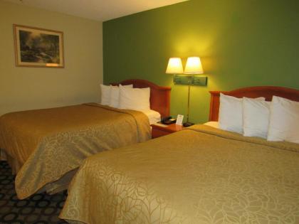 Rodeway Inn - image 15