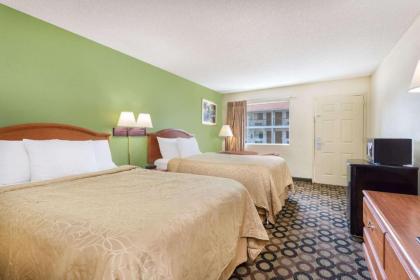 Rodeway Inn - image 3