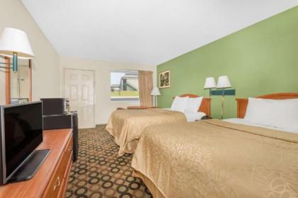 Rodeway Inn - image 4
