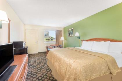 Rodeway Inn - image 6