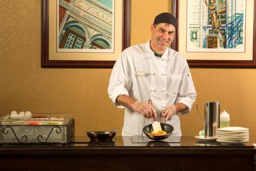 DoubleTree by Hilton Biltmore/Asheville - image 2