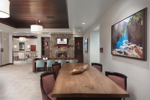 DoubleTree by Hilton Biltmore/Asheville - image 5