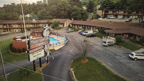 The Mountaineer Inn - Asheville - main image