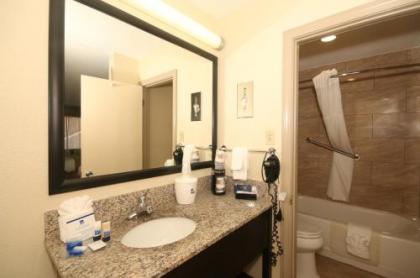 Best Western Asheville Tunnel Road - image 4