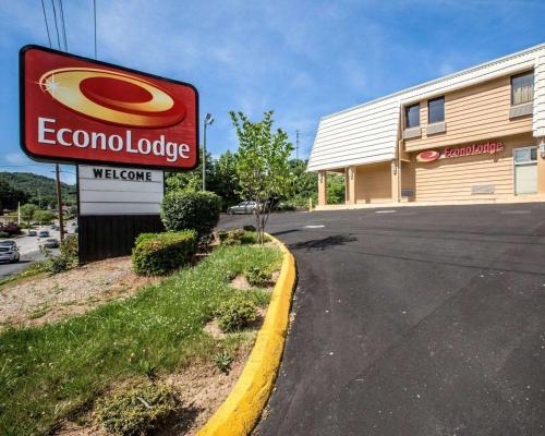 Econo Lodge Biltmore - main image