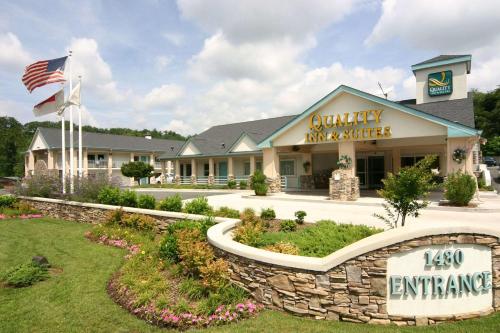Quality Inn & Suites Biltmore East - main image