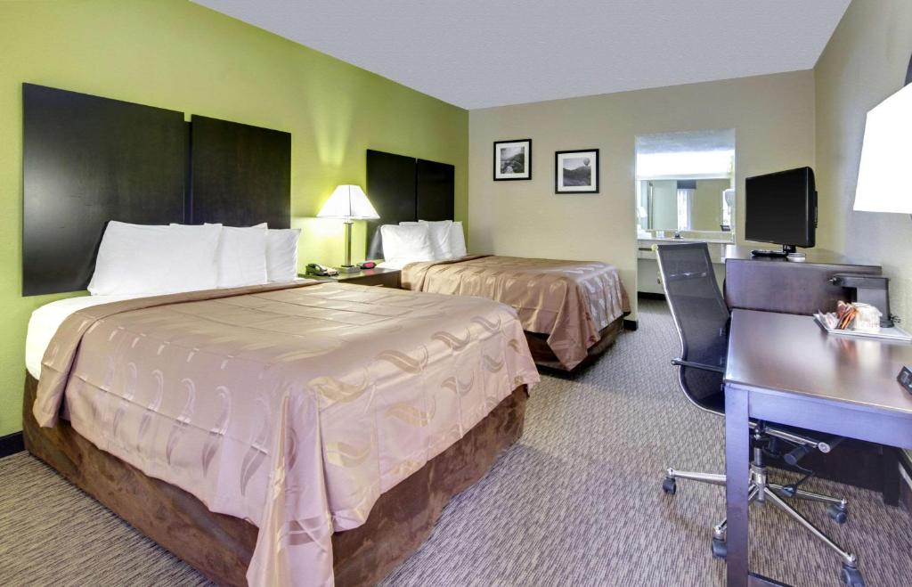 Quality Inn Asheville Downtown Tunnel Rd - image 5