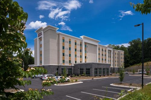 Hampton Inn & Suites-Asheville Biltmore Village NC - image 2