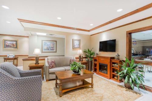 Baymont by Wyndham Asheville/Biltmore - image 2
