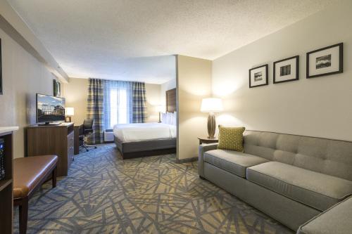 Country Inn & Suites by Radisson Asheville Downtown Tunnel Road NC - image 4
