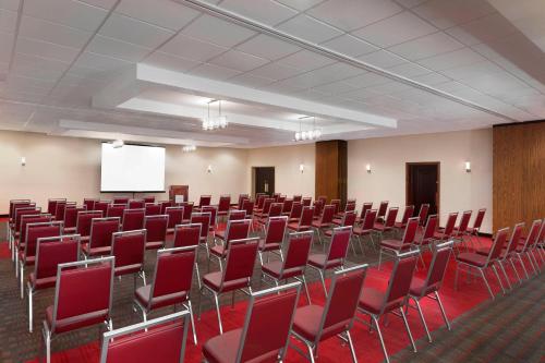 Four Points by Sheraton Asheville Downtown - image 2