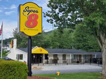 Super 8 by Wyndham AshevilleBiltmore