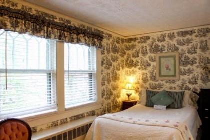 Oakland Cottage Bed and Breakfast - image 5