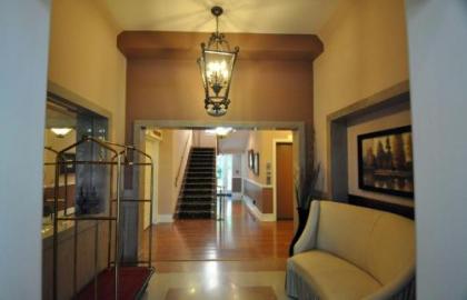Biltmore Village Hideaway Condo - image 3