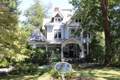 the 1899 Wright Inn  Carriage House