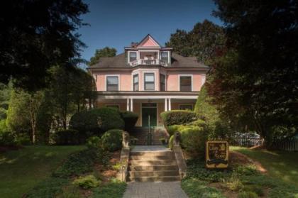 the Lion and the Rose Bed and Breakfast