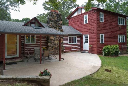 Celia's Retreat - main image