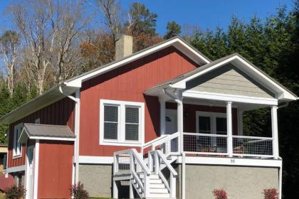 the Farmhouse at Wolfehaven North Carolina